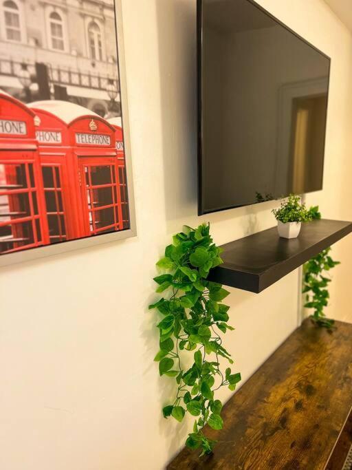 Cozy 1-Bedroom Rental In Μαϊάμι Εξωτερικό φωτογραφία