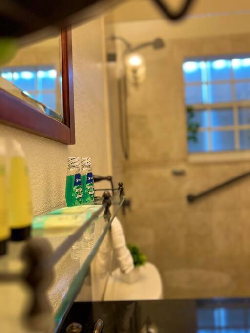 Cozy 1-Bedroom Rental In Μαϊάμι Εξωτερικό φωτογραφία
